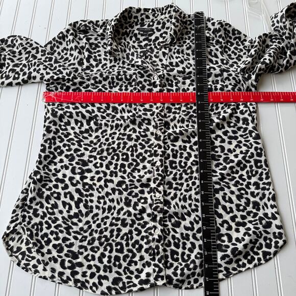 Talbots size L Animal print Buttondown blouse Roll Tab Sleeve - Picture 8 of 9